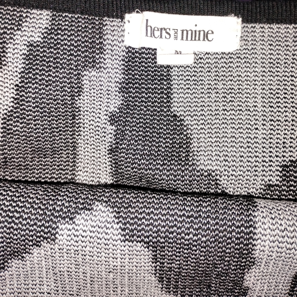 Black and White Zebra Print Crop Top - Picture 2 of 4